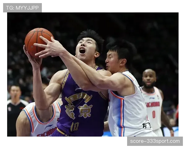 瓜达拉哈拉近期比赛表现稳定,主场连胜势头助推球队联赛排名提升。 瓜达拉哈拉近期比赛表现稳定,主场连胜势头助推球队联赛排名提升。